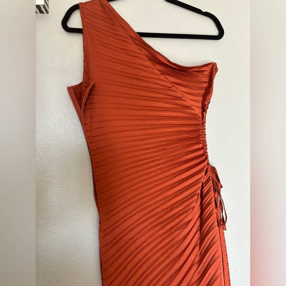 Kaei&Shi One Shoulder Satin Dresss - Picture 3 of 10